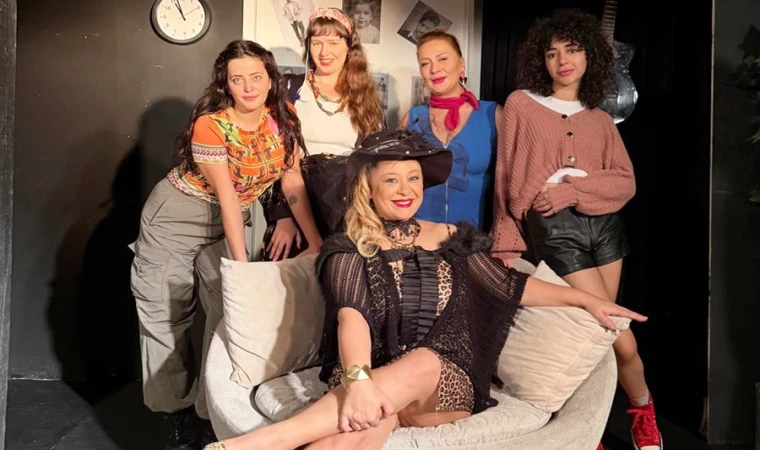 DERYA ŞEN'İN ŞEN KIZLARI TİYATRODA