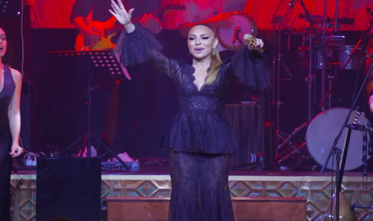 ZİYNET SALİ’DEN MUAZZEZ ABACI’YA DUYGULANDIRAN SAYGI