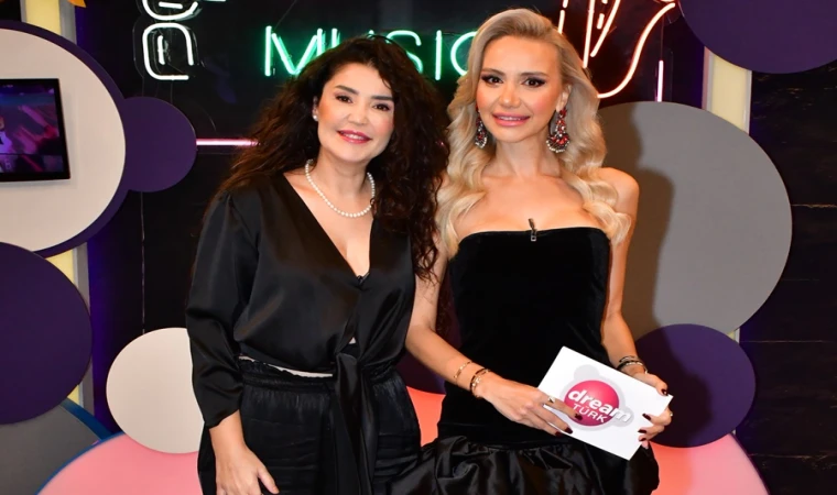 SİNAN AKÇIL’DAN ZEYNEP BOZKAYA’YA SÜRPRİZ ŞARKI!