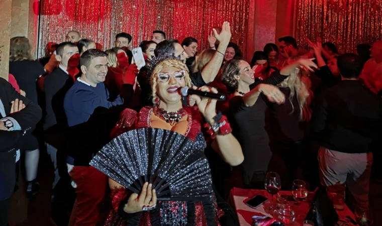 SOLD OUT KRALİÇESİ İSTANBUL SAHNESİNDE