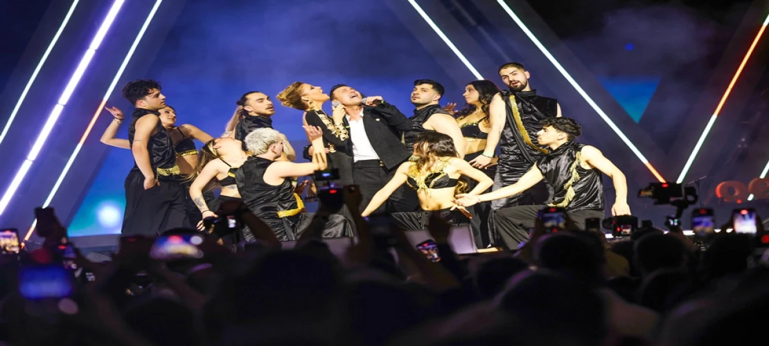 SAHNEDE SÜRPRİZ DÜET