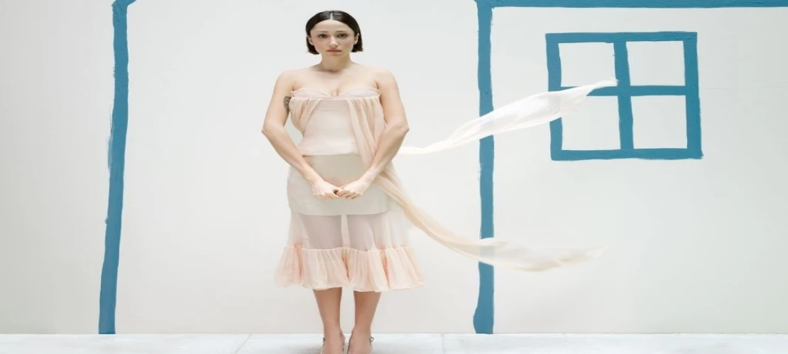 ZEYNEP BASTIK’TAN YENİ ŞARKI