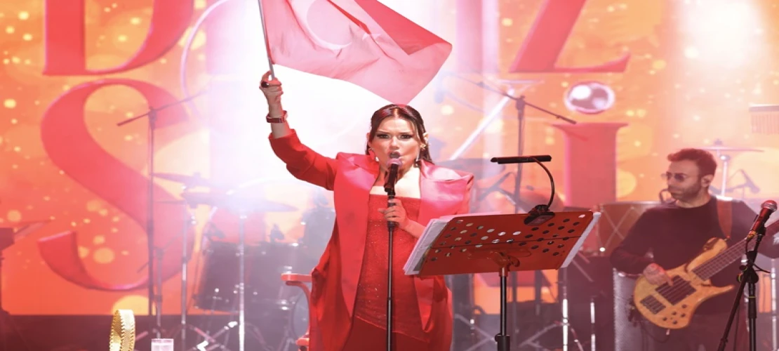 CUMHURİYET COŞKUSU DENİZ SEKİ’NİN ŞARKILARIYLA TAÇLANDI