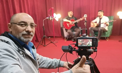 BABA VE OĞLU ZİRVEYE OYNUYOR