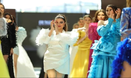 DUYGU NAR'IN MODA DÜNYASINA İDDİALI GİRİŞİ