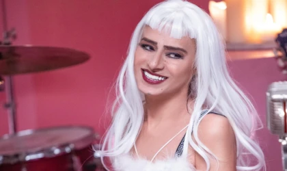 AŞKIN VE ACININ KADINI YILDIZ TİLBE’DEN YENİ KLİP