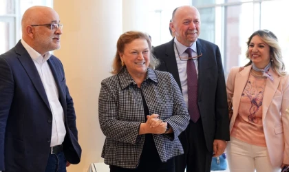 YAŞAYAN ANLAR: 25 YILIN RETROSPEKTİFİ