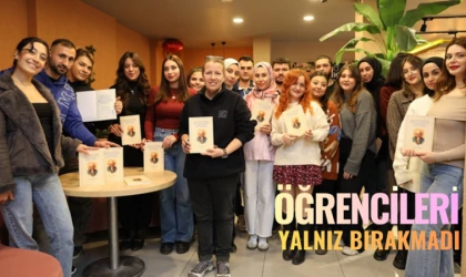 HOCALARINDAN İMZALI KİTAP ALDILAR