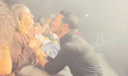 BERKAY KONSERİNDE DUYGULANDIRAN ANLAR