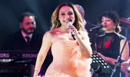 ZİYNET SALİ’DEN KIBRIS’TA AŞK DOLU SEVGİLİLER GÜNÜ