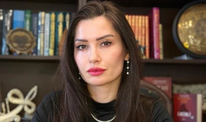 HACER ÖZLEM ÇİÇEK’TEN YENİ KİTAP