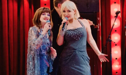 ÖMÜR GEDİK VE GÜLDEN KARABÖCEK SAHNEYİ SALLADI