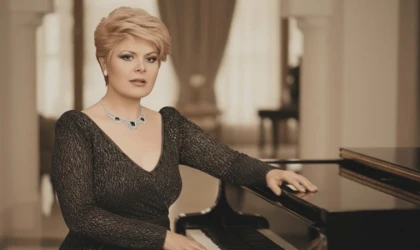 NEŞE KARABÖCEK'DE MODAYA UYDU