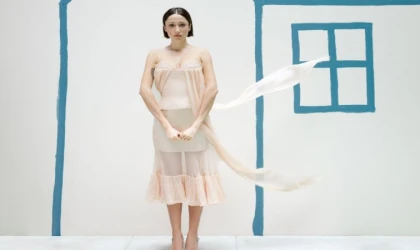 ZEYNEP BASTIK’TAN YENİ ŞARKI